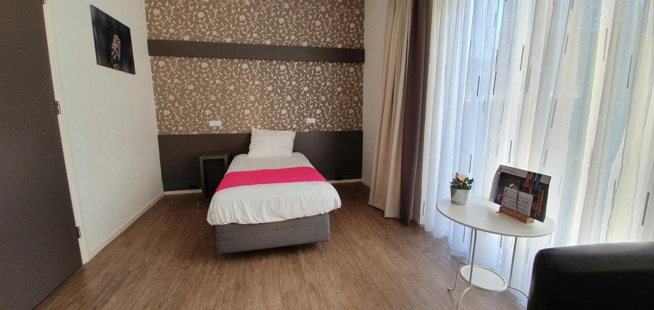 B&B Hotel De Vrije Vogel Elsloo  外观 照片